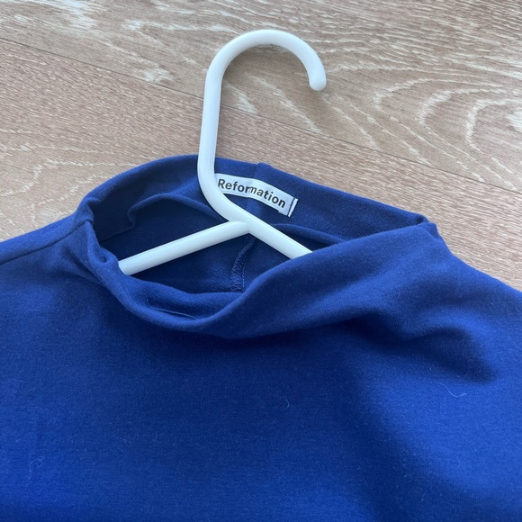 Blue Sleeveless Reformation Lindy Knit Top - Picture 3 of 3